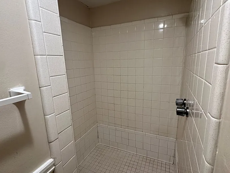 943 Cole St #5 — Photo 9