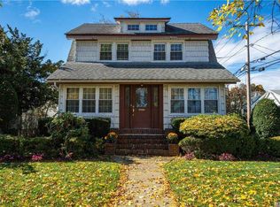 49 Clark Ave, Lynbrook, NY 11563