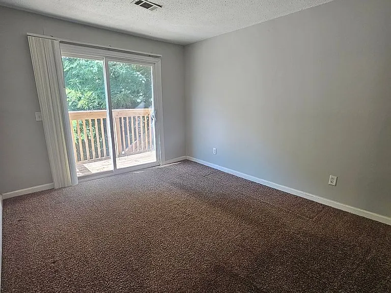 3231 Schuetzen Ln — Photo 7