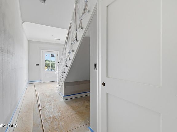 4th image of 1816 Poplar Springs Pl