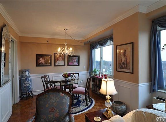3rd image of 100 Hilton Ave Unit 904