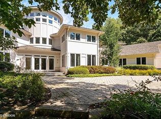2 S Robinwood Ct, Riverwoods, IL