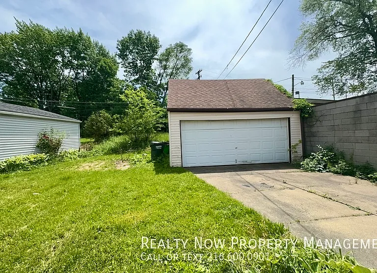 11100 Lincoln Ave — Photo 16
