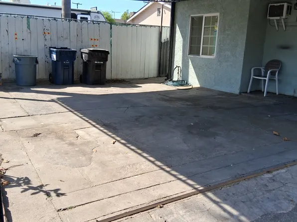 15717 S Frailey Ave, Compton, CA 90221