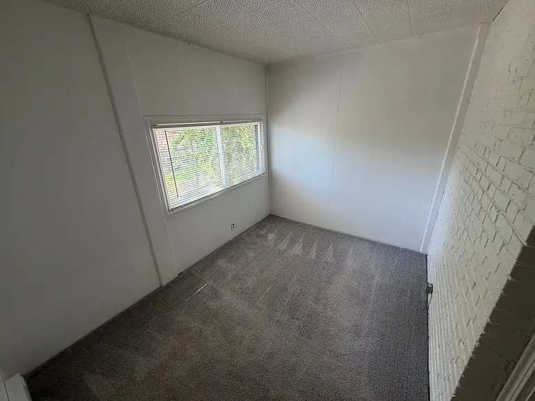 Jefferson Apartments — Photo 19