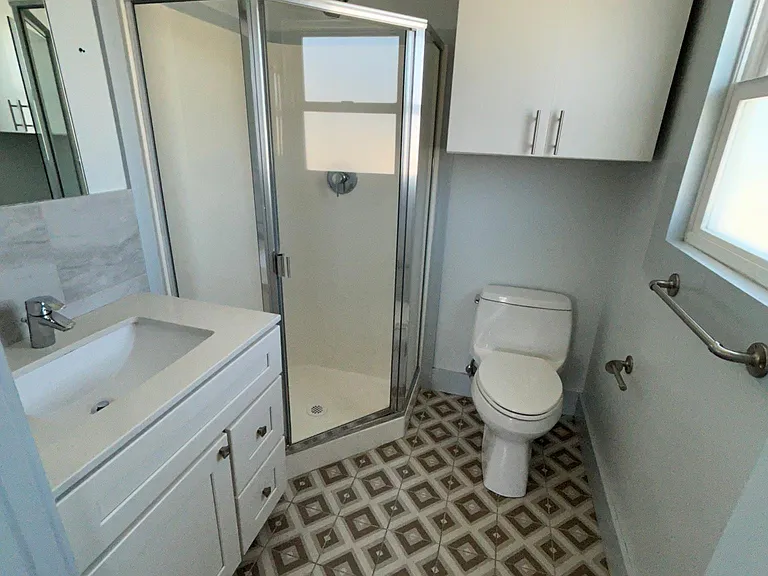 5814 Shattuck Ave #B — Photo 20