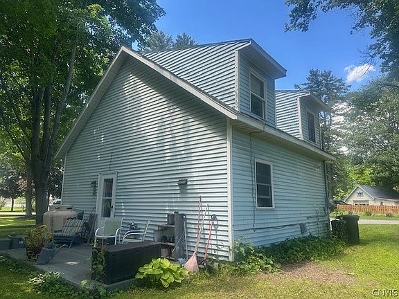 2nd image of 332 16th Ave