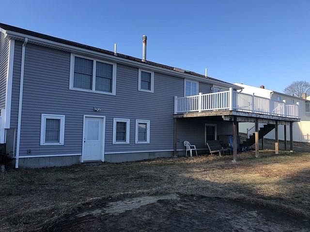 2nd image of 55 Uxbridge St