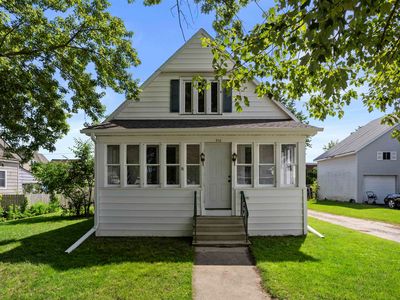 910 S Pearl St, New London, WI, 54961