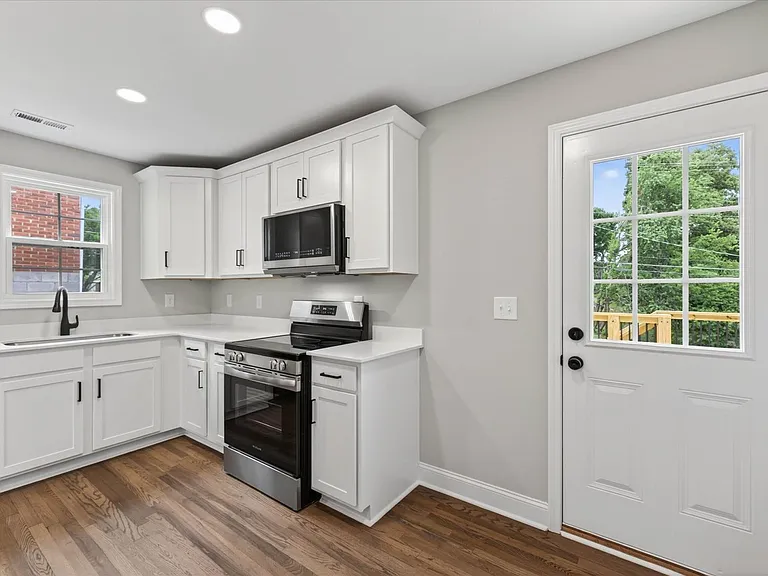 221 Clearview Dr — Photo 14