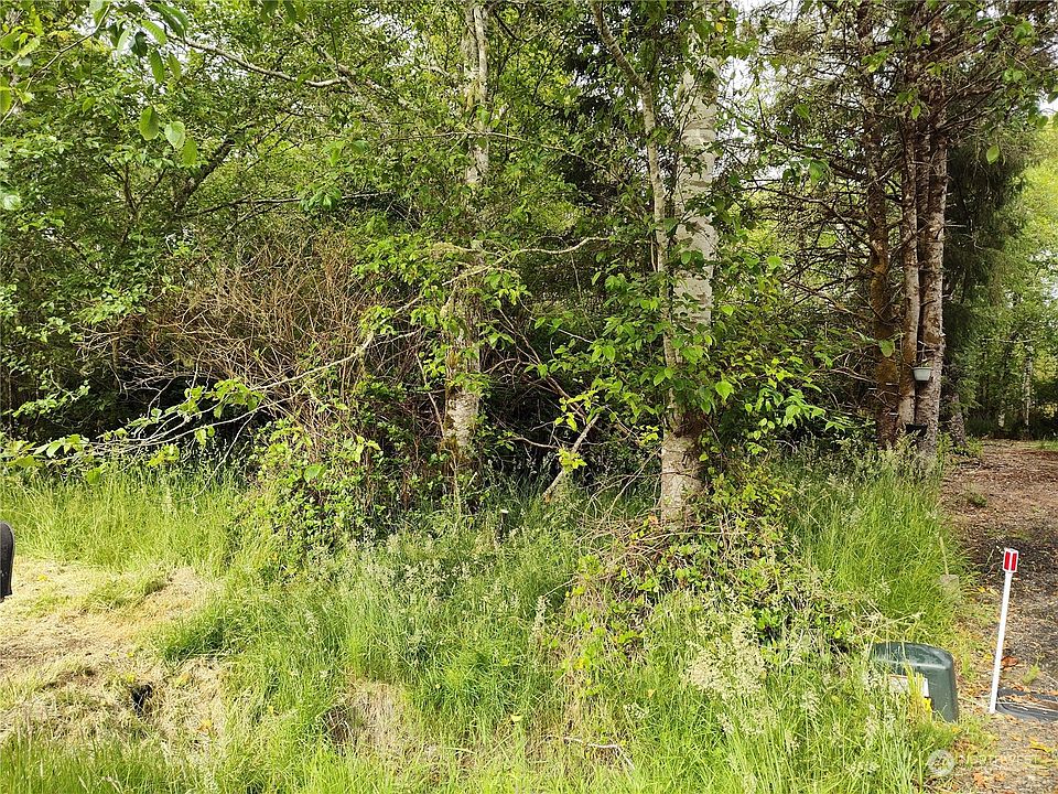 2nd image of 330 /336 Duck Lake Drive NE