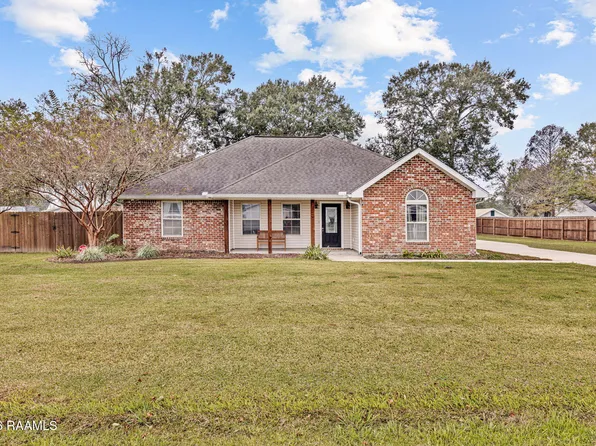 1020 Calais Loop, Breaux Bridge, LA 70517
