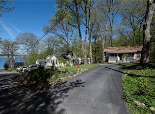 2299 Bockes Rd, Skaneateles, NY 13152