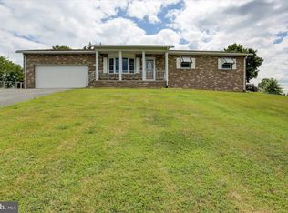 1292 Hollywell Ave, Chambersburg, PA 17201