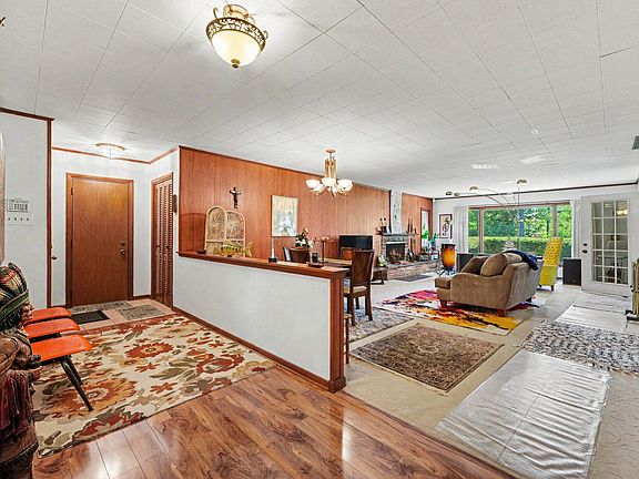 4th image of 2515 W 57th Ave