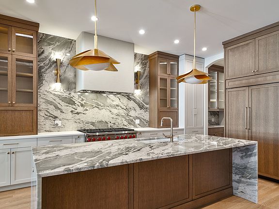 3rd image of 2042 W Berteau Ave