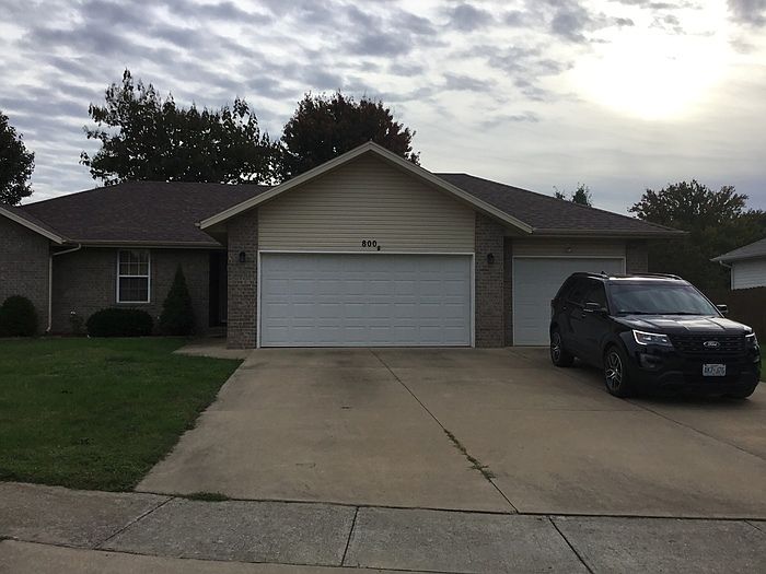 1st image of 800 S Daniel Ln