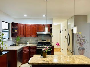 8 Lisa Ct FLOOR 1, Woodbury, NY 11797