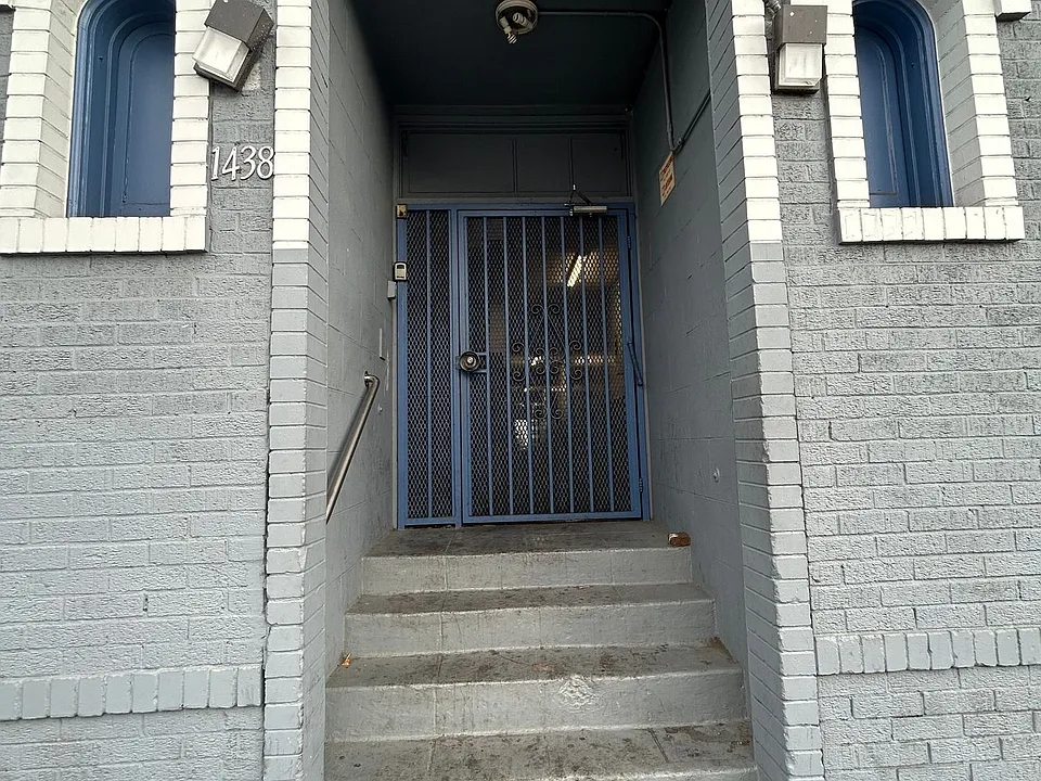 1438 Wright LLC