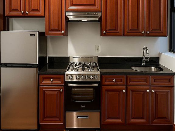2nd image of 114 E 97th St APT 1E
