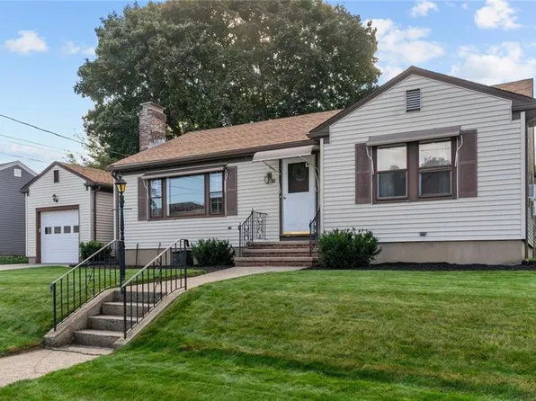 50 Burnett St, Johnston, RI 02919