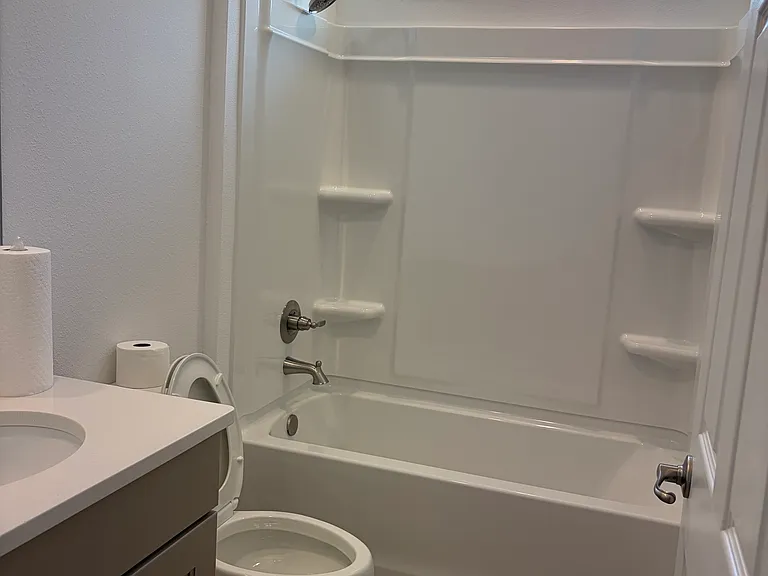 5754 SW 71st Ave — Photo 5