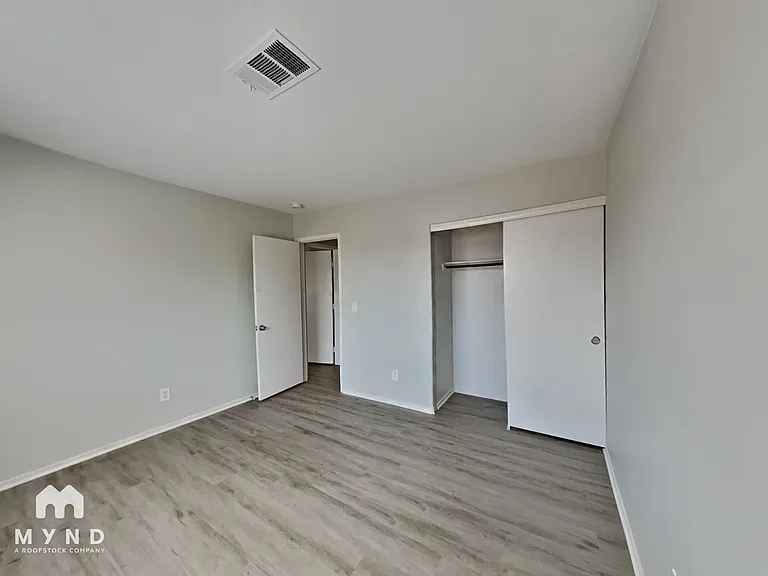 6271 Stone Hollow Ave — Photo 27