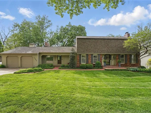 12602 Cherokee Ln, Leawood, KS 66209