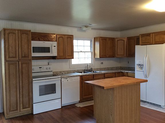 2nd image of 576 Chatham Ln