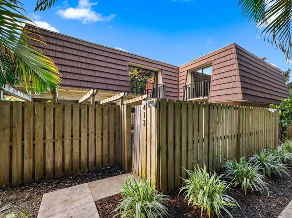 413 4th Lane, Palm Beach Gardens, FL 33418