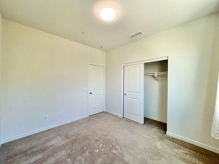 137 Frame — Photo 11