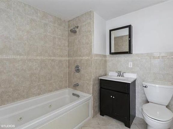 3rd image of 809-815 22nd St #1405