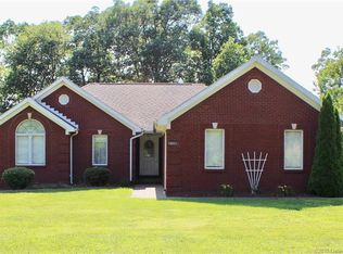 18601 Dow Knob Rd, Borden, IN 47106