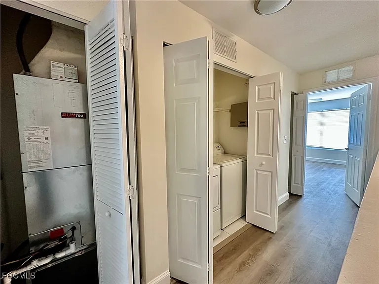 3627 Pine Oak Cir #102 — Photo 32