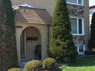 7932 Sayre Ave APT 2, Burbank, IL 60459