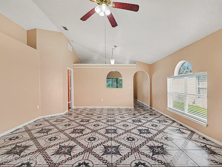 2781 Maderia Cir — Photo 6