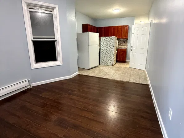 79 Stone St #2L, Newark, NJ 07104