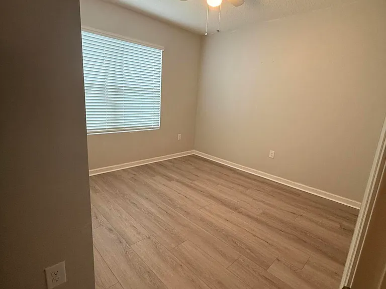 619 SW Post Ter — Photo 10