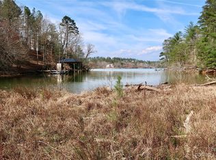 2215 W Paradise Harbor Dr, Connelly Springs, NC 28612