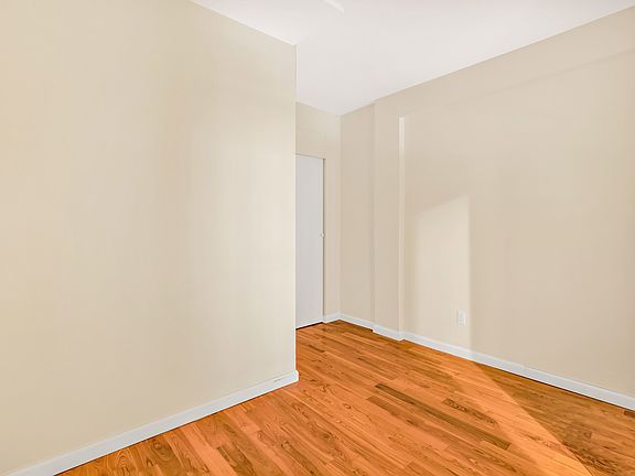 4th image of 9 E 32nd St APT 5F