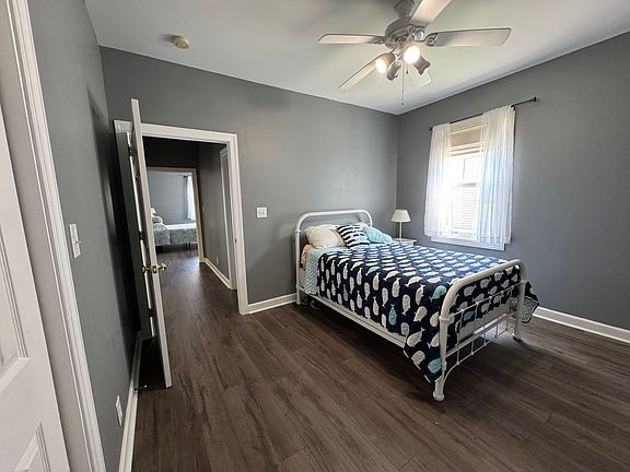 5th image of 608 W Brown St APT F