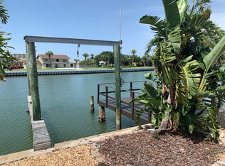 207 Howard Dr, Belleair Beach, FL 33786
