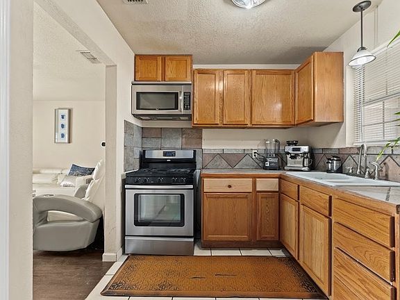3rd image of 8822 Lamar Ave