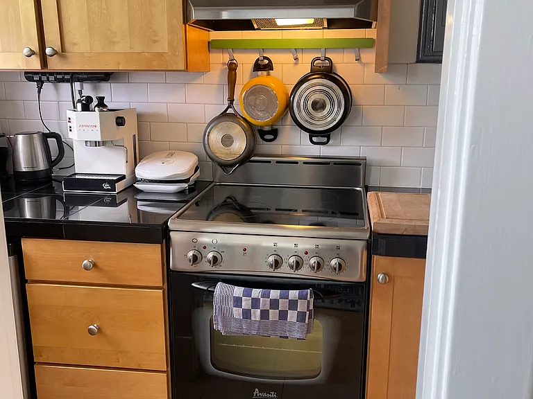 901 NE 43rd St #303 — Photo 7