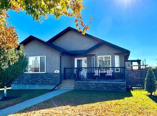 1957 High Country Dr NW, High River, AB T1V0A5