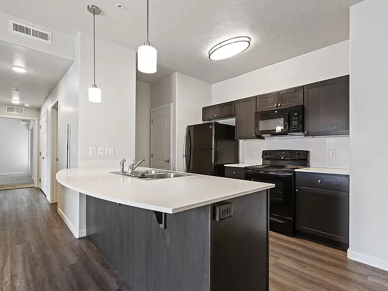 Pennwood Apartments — Photo 9
