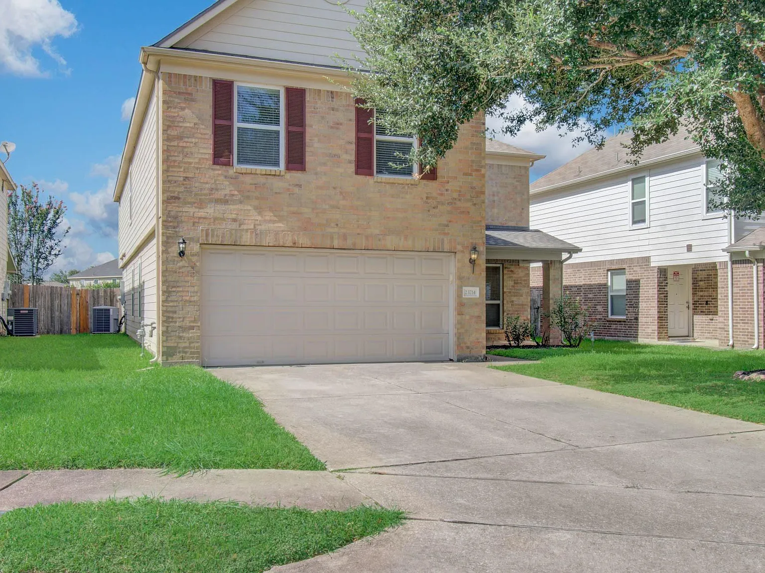 4 bed, 2.5 bath, 3260 sqft, $2,200 — Photo 4