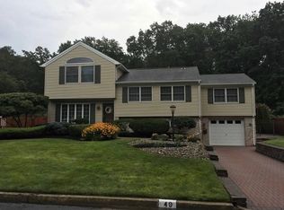 49 Carol Rd, Middletown, NJ 07748