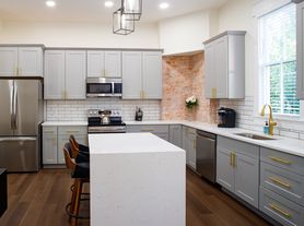 218 W 35th St