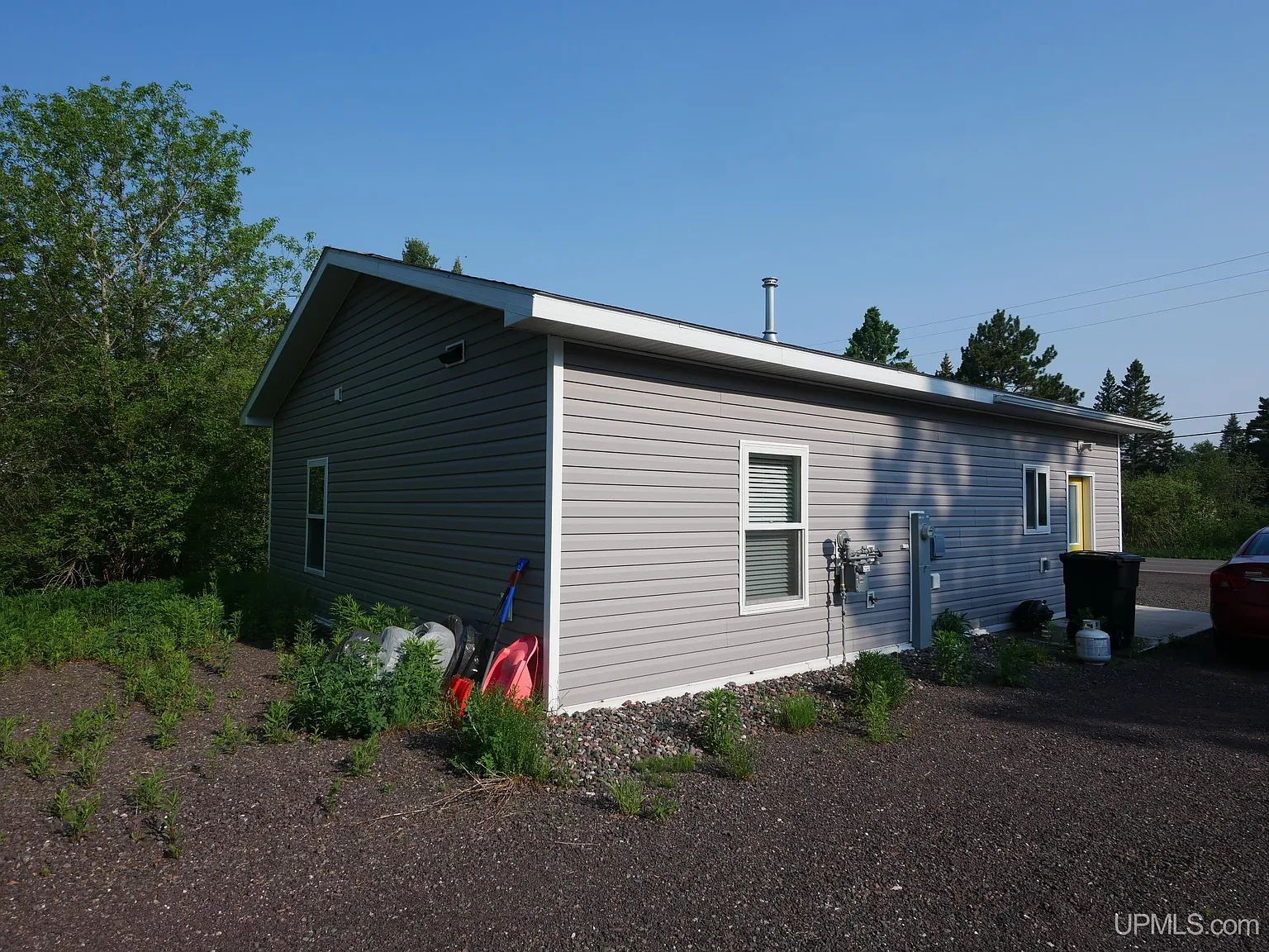 2 bed, 1.0 bath, 1008 sqft, $1,600 — Photo 2